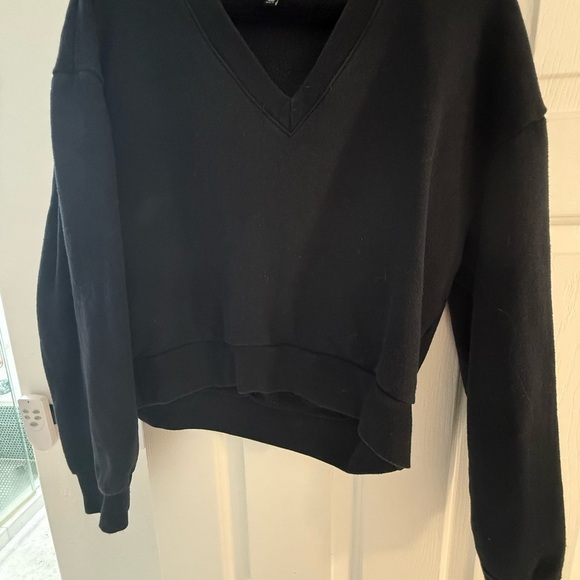 Beyond Yoga Sweaters - Beyond Yoga Black V-Neck Sweater